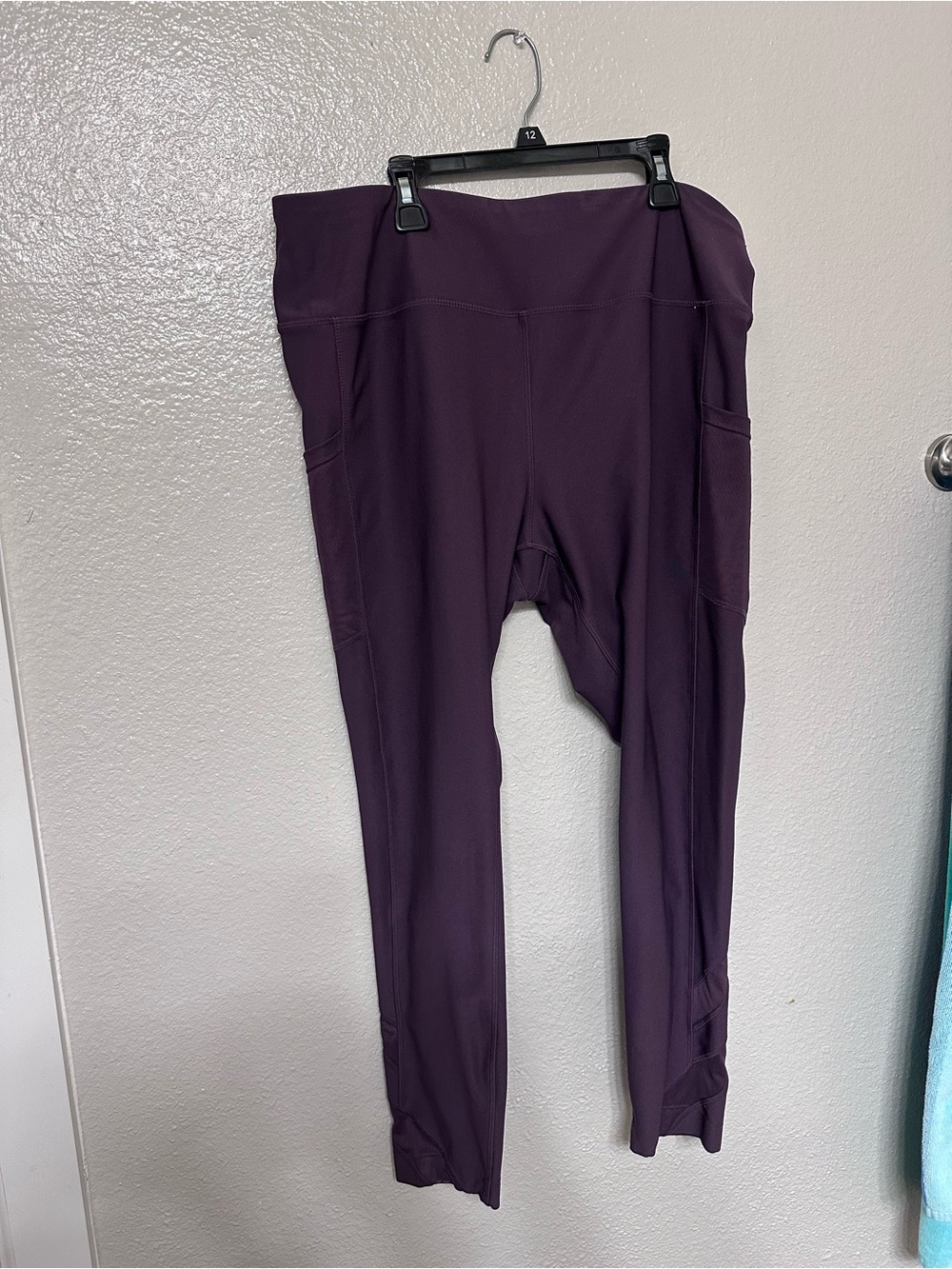 Mondetta Plum Active Leggings with Side Pockets